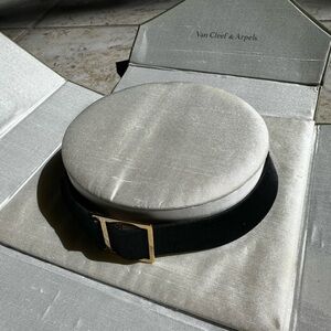 VAN CLEEF & ARPELS YELLOW GOLD SILK LEATHER FRIVOLE VINTAGE COLLAR NECKLACE